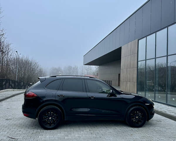 Черный Порше Каен, объемом двигателя 2.97 л и пробегом 302 тыс. км за 18000 $, фото 4 на Automoto.ua