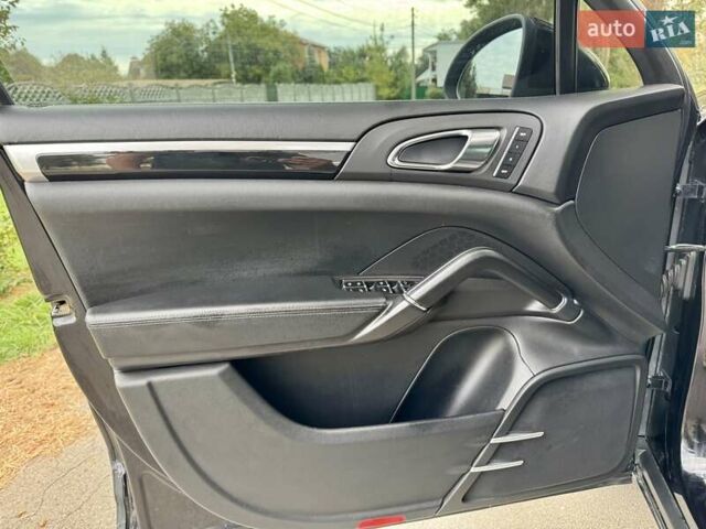 Порше Cayenne 2011 у Києві на Automoto.ua Чорний Порше Cayenne, об'ємом двигуна 3 л та пробігом 240 тис. км за 18700 $, фото 15 на Automoto.ua