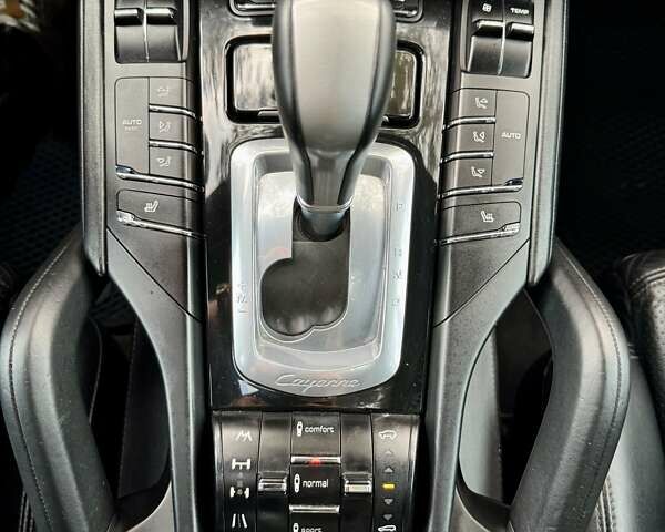 Порше Cayenne 2011 у Києві на Automoto.ua Чорний Порше Cayenne, об'ємом двигуна 3 л та пробігом 240 тис. км за 18700 $, фото 26 на Automoto.ua