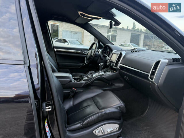 Чорний Порше Cayenne, об'ємом двигуна 4.8 л та пробігом 278 тис. км за 14500 $, фото 65 на Automoto.ua