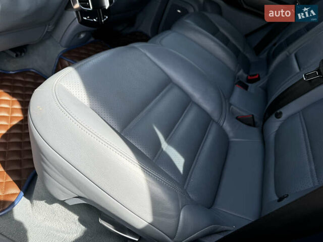 Чорний Порше Cayenne, об'ємом двигуна 4.81 л та пробігом 182 тис. км за 16800 $, фото 22 на Automoto.ua