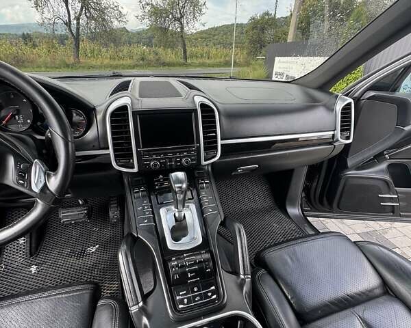 Чорний Порше Cayenne, об'ємом двигуна 2.97 л та пробігом 240 тис. км за 17990 $, фото 15 на Automoto.ua