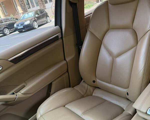 Чорний Порше Cayenne, об'ємом двигуна 3.6 л та пробігом 109 тис. км за 19900 $, фото 11 на Automoto.ua