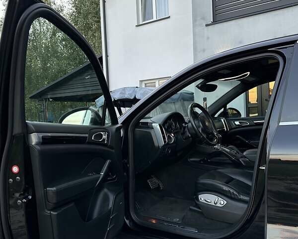 Чорний Порше Cayenne, об'ємом двигуна 4.8 л та пробігом 117 тис. км за 18500 $, фото 29 на Automoto.ua