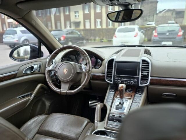 Чорний Порше Cayenne, об'ємом двигуна 4.8 л та пробігом 160 тис. км за 14500 $, фото 13 на Automoto.ua