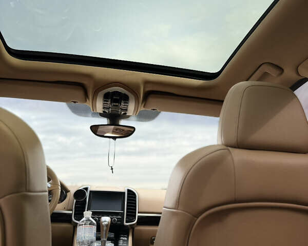 Черный Порше Каен, объемом двигателя 3 л и пробегом 259 тыс. км за 22500 $, фото 17 на Automoto.ua