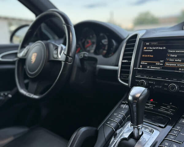 Чорний Порше Cayenne, об'ємом двигуна 4.8 л та пробігом 278 тис. км за 14500 $, фото 70 на Automoto.ua