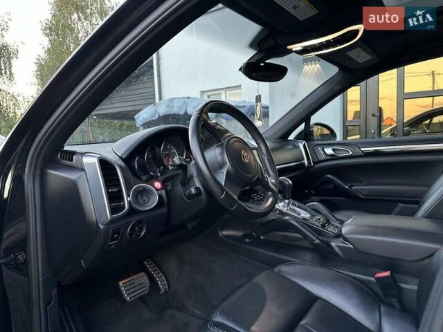 Чорний Порше Cayenne, об'ємом двигуна 4.8 л та пробігом 117 тис. км за 18500 $, фото 31 на Automoto.ua