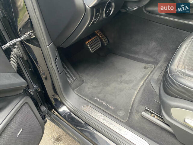 Чорний Порше Cayenne, об'ємом двигуна 3 л та пробігом 235 тис. км за 13950 $, фото 34 на Automoto.ua