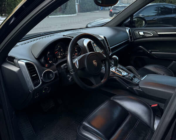Чорний Порше Cayenne, об'ємом двигуна 3 л та пробігом 190 тис. км за 23900 $, фото 40 на Automoto.ua