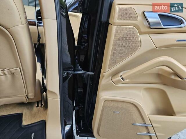 Чорний Порше Cayenne, об'ємом двигуна 4.8 л та пробігом 234 тис. км за 18777 $, фото 95 на Automoto.ua