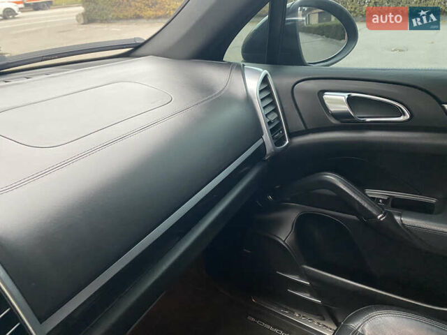 Черный Порше Каен, объемом двигателя 3 л и пробегом 236 тыс. км за 13999 $, фото 47 на Automoto.ua