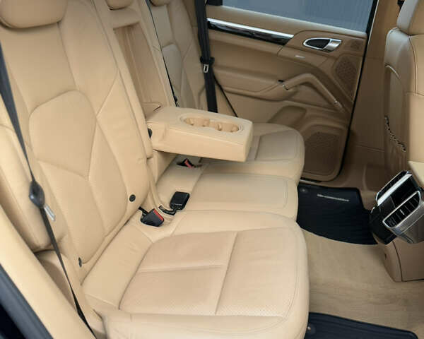 Черный Порше Каен, объемом двигателя 3 л и пробегом 178 тыс. км за 17500 $, фото 25 на Automoto.ua