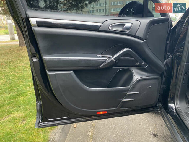 Чорний Порше Cayenne, об'ємом двигуна 3 л та пробігом 235 тис. км за 13950 $, фото 30 на Automoto.ua