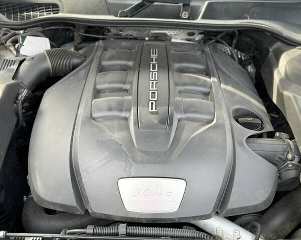 Черный Порше Каен, объемом двигателя 3 л и пробегом 259 тыс. км за 22500 $, фото 11 на Automoto.ua