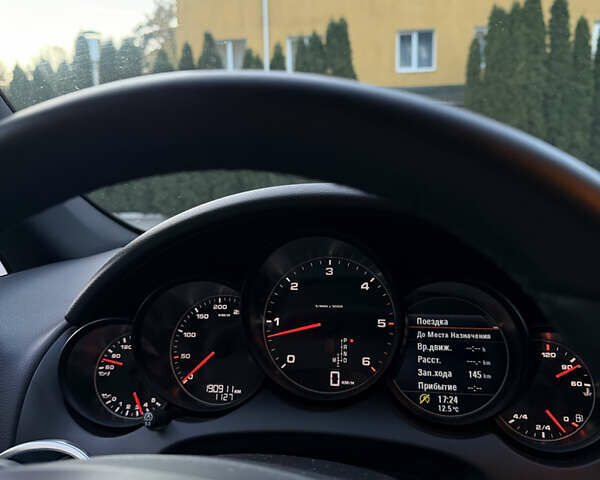 Чорний Порше Cayenne, об'ємом двигуна 3 л та пробігом 190 тис. км за 23900 $, фото 44 на Automoto.ua