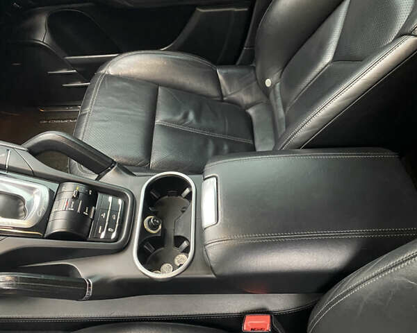 Чорний Порше Cayenne, об'ємом двигуна 3 л та пробігом 235 тис. км за 13950 $, фото 51 на Automoto.ua