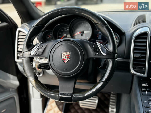 Чорний Порше Cayenne, об'ємом двигуна 4.81 л та пробігом 182 тис. км за 16800 $, фото 17 на Automoto.ua