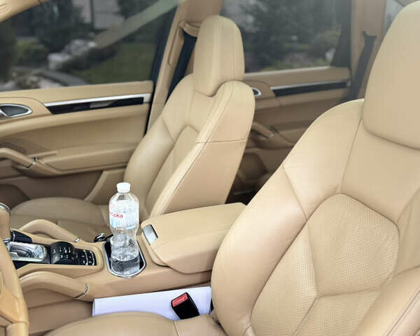 Чорний Порше Cayenne, об'ємом двигуна 3 л та пробігом 259 тис. км за 24000 $, фото 15 на Automoto.ua