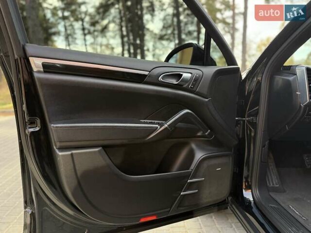 Черный Порше Каен, объемом двигателя 3.6 л и пробегом 155 тыс. км за 16900 $, фото 22 на Automoto.ua