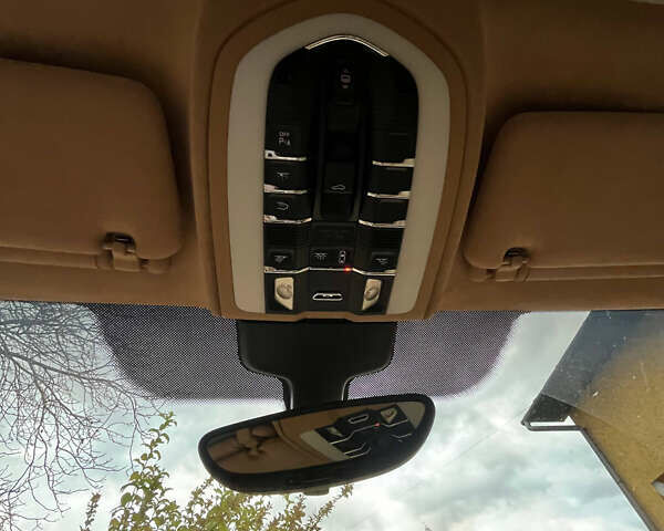 Черный Порше Каен, объемом двигателя 4.81 л и пробегом 136 тыс. км за 26000 $, фото 9 на Automoto.ua