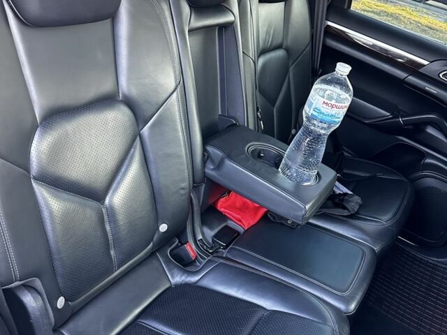 Порше Cayenne 2012 у Києві на Automoto.ua Чорний Порше Cayenne, об'ємом двигуна 4.8 л та пробігом 196 тис. км за 15000 $, фото 7 на Automoto.ua