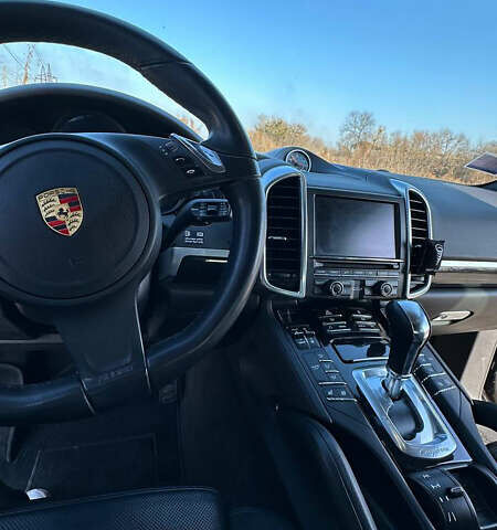 Черный Порше Каен, объемом двигателя 2.97 л и пробегом 140 тыс. км за 23500 $, фото 15 на Automoto.ua