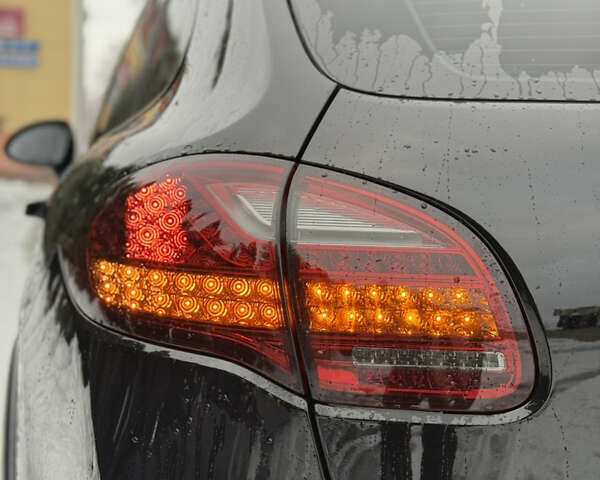 Чорний Порше Cayenne, об'ємом двигуна 3 л та пробігом 224 тис. км за 19350 $, фото 18 на Automoto.ua