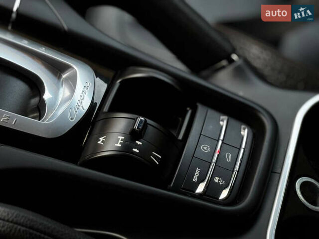 Чорний Порше Cayenne, об'ємом двигуна 4.8 л та пробігом 197 тис. км за 16400 $, фото 10 на Automoto.ua