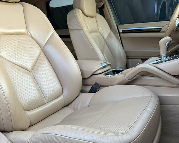 Черный Порше Каен, объемом двигателя 3 л и пробегом 222 тыс. км за 20499 $, фото 74 на Automoto.ua