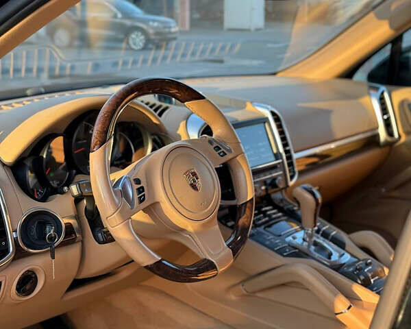 Черный Порше Каен, объемом двигателя 3 л и пробегом 217 тыс. км за 24999 $, фото 12 на Automoto.ua