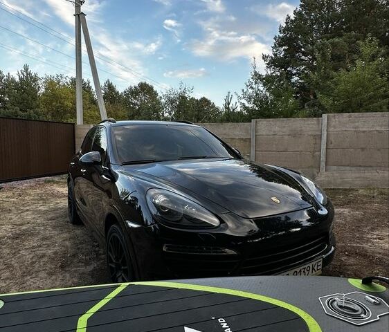Порше Cayenne 2012 у Києві на Automoto.ua Чорний Порше Cayenne, об'ємом двигуна 4.8 л та пробігом 196 тис. км за 15000 $, фото 1 на Automoto.ua