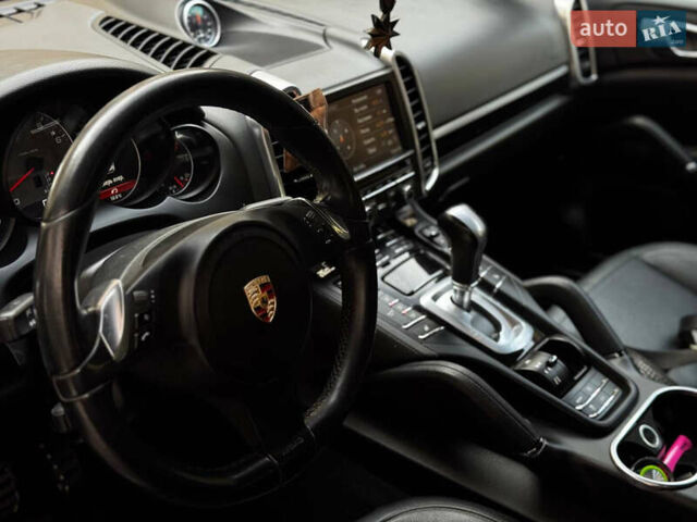 Чорний Порше Cayenne, об'ємом двигуна 4.8 л та пробігом 197 тис. км за 16400 $, фото 9 на Automoto.ua