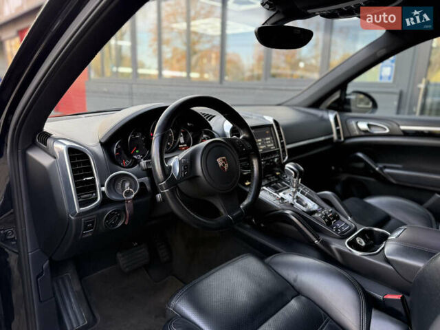 Порше Каен 2012 в Черновцах на Automoto.ua Черный Порше Каен, объемом двигателя 3 л и пробегом 296 тыс. км за 21500 $, фото 12 на Automoto.ua