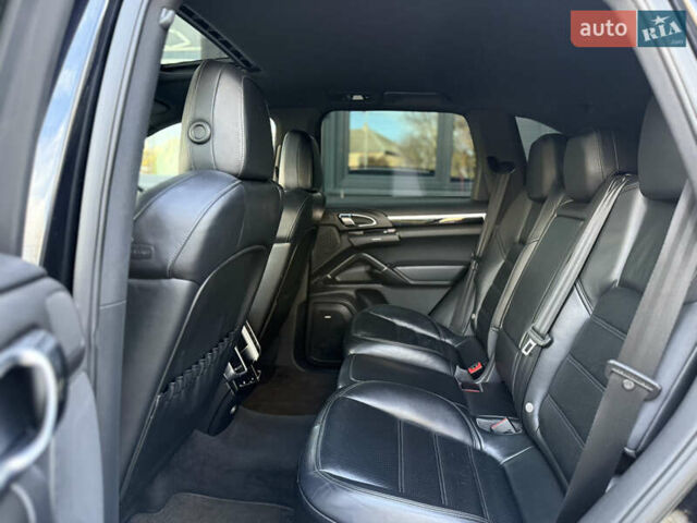 Порше Каен 2012 в Черновцах на Automoto.ua Черный Порше Каен, объемом двигателя 3 л и пробегом 296 тыс. км за 21500 $, фото 15 на Automoto.ua