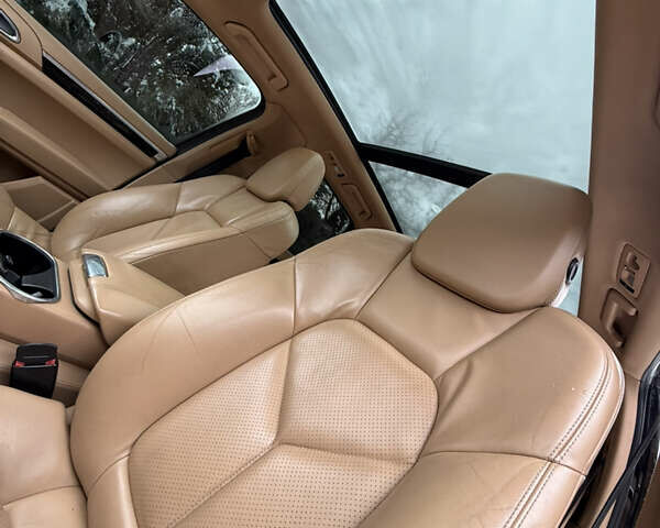 Чорний Порше Cayenne, об'ємом двигуна 3 л та пробігом 224 тис. км за 19350 $, фото 41 на Automoto.ua