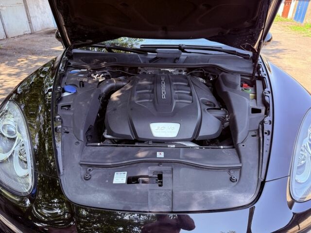 Чорний Порше Cayenne, об'ємом двигуна 3 л та пробігом 235 тис. км за 26700 $, фото 3 на Automoto.ua
