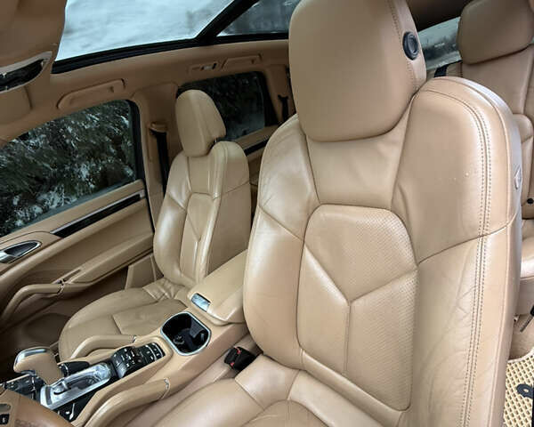 Чорний Порше Cayenne, об'ємом двигуна 3 л та пробігом 224 тис. км за 19350 $, фото 39 на Automoto.ua