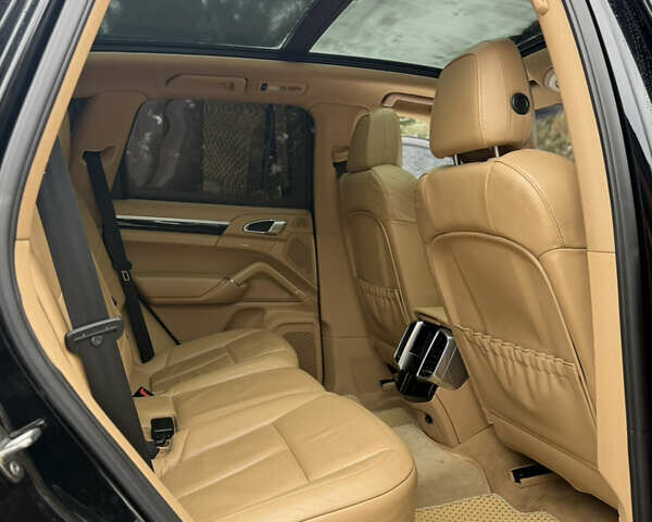 Чорний Порше Cayenne, об'ємом двигуна 3 л та пробігом 224 тис. км за 19350 $, фото 54 на Automoto.ua