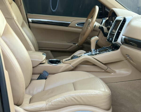 Черный Порше Каен, объемом двигателя 3 л и пробегом 222 тыс. км за 20499 $, фото 58 на Automoto.ua