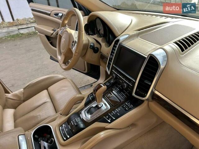 Черный Порше Каен, объемом двигателя 3 л и пробегом 205 тыс. км за 22000 $, фото 5 на Automoto.ua
