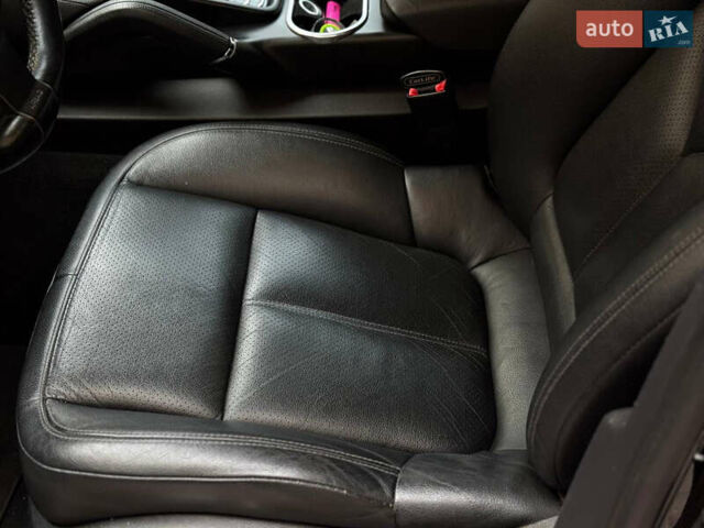 Чорний Порше Cayenne, об'ємом двигуна 4.8 л та пробігом 197 тис. км за 16400 $, фото 7 на Automoto.ua