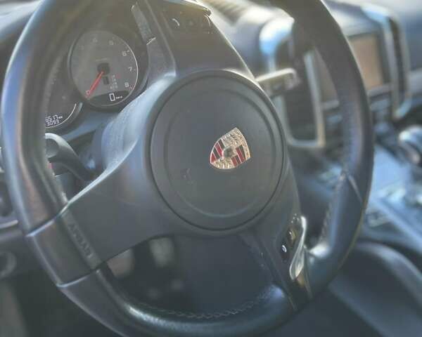 Черный Порше Каен, объемом двигателя 4.81 л и пробегом 116 тыс. км за 21000 $, фото 12 на Automoto.ua