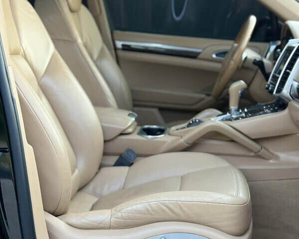 Черный Порше Каен, объемом двигателя 3 л и пробегом 222 тыс. км за 20499 $, фото 59 на Automoto.ua