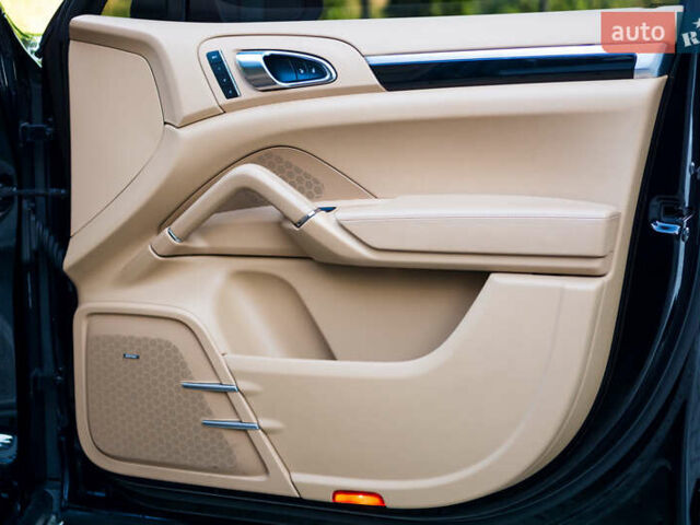 Черный Порше Каен, объемом двигателя 3.6 л и пробегом 168 тыс. км за 23300 $, фото 28 на Automoto.ua