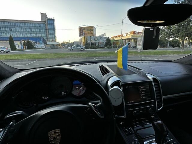 Черный Порше Каен, объемом двигателя 4.8 л и пробегом 196 тыс. км за 15000 $, фото 11 на Automoto.ua