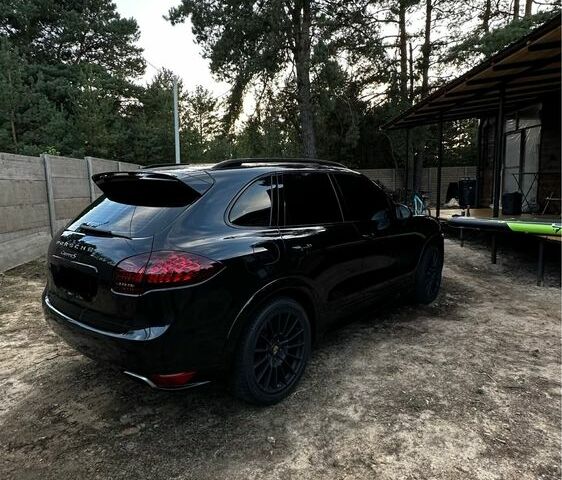 Порше Cayenne 2012 у Києві на Automoto.ua Чорний Порше Cayenne, об'ємом двигуна 4.8 л та пробігом 196 тис. км за 15000 $, фото 2 на Automoto.ua