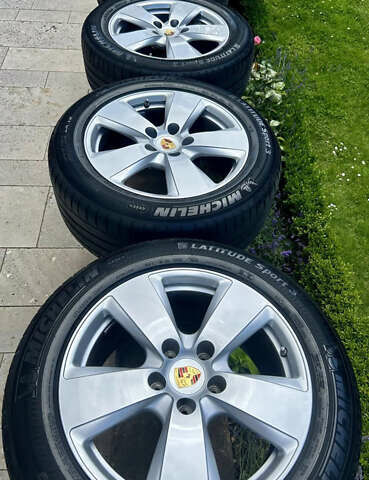 Черный Порше Каен, объемом двигателя 3 л и пробегом 217 тыс. км за 24999 $, фото 2 на Automoto.ua