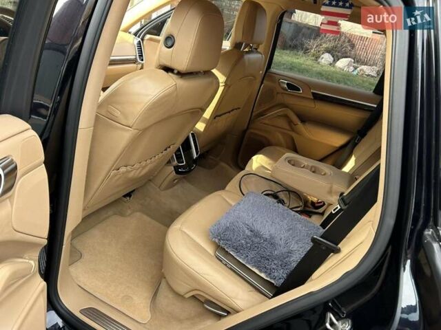 Черный Порше Каен, объемом двигателя 3 л и пробегом 205 тыс. км за 22000 $, фото 8 на Automoto.ua