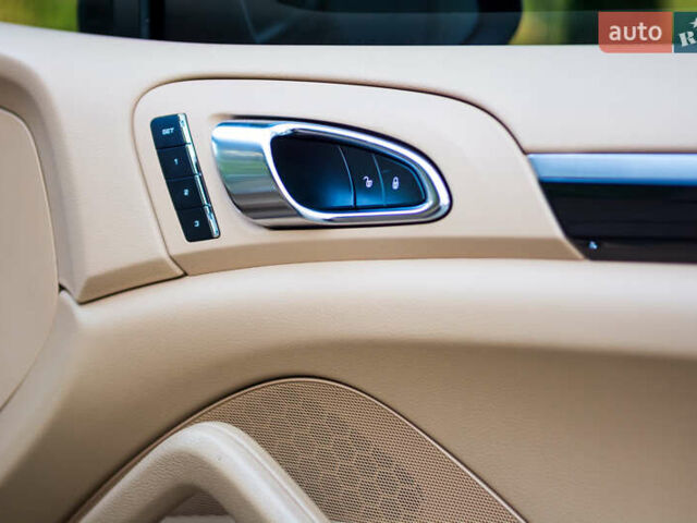 Черный Порше Каен, объемом двигателя 3.6 л и пробегом 168 тыс. км за 23300 $, фото 29 на Automoto.ua